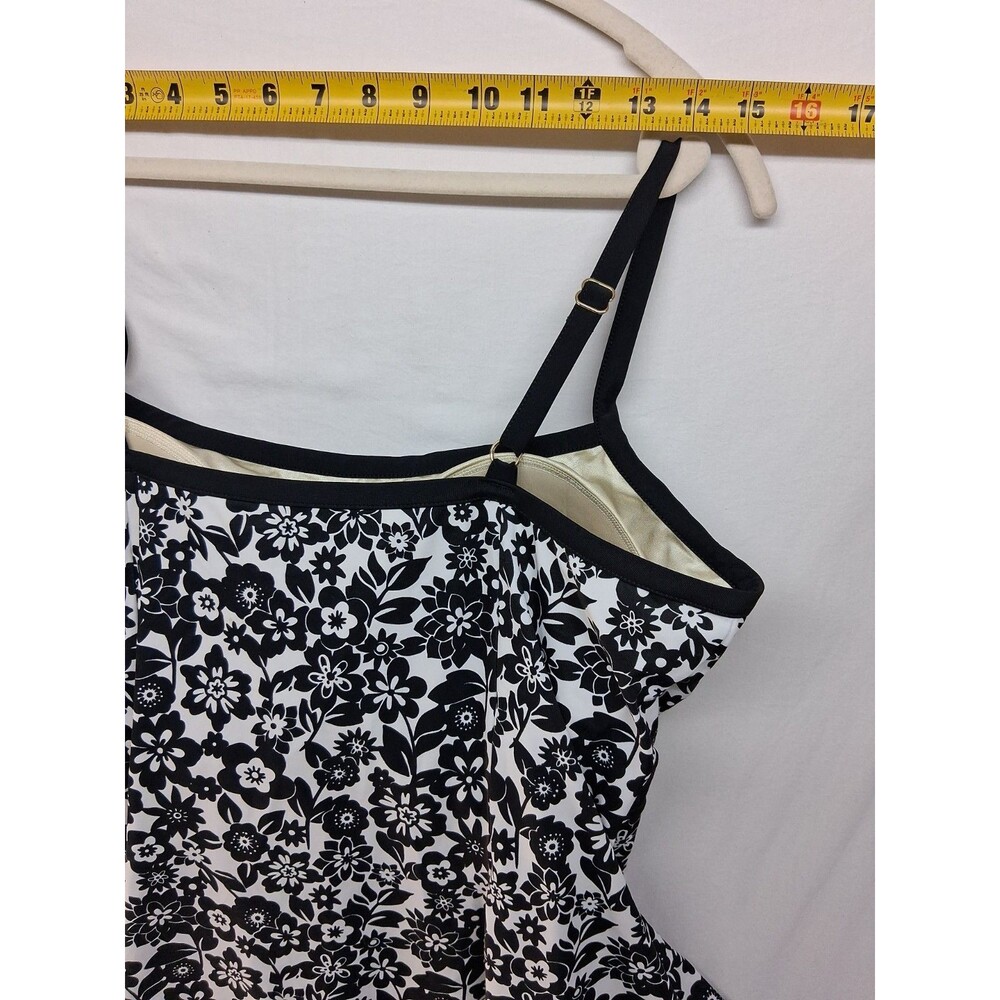 Fit4U Women 22W Swimsuit One Piece Black Floral Beach Resortwear Vacation - Picture 5 of 8